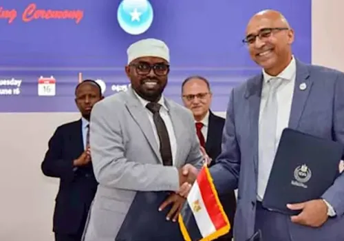 توقيع مذكرة تفاهم بين هيئة الدواء المصرية والصومالية لتعزيز التعاون في قطاع الأدوية والرعاية الصحية
