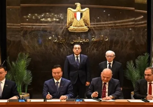 توقيع شراكة استراتيجية لإعادة إحياء علامة "نصر" للسيارات بحضور رئيس الوزراء المصري