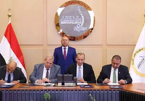 وزير النقل يشهد توقيع عقود جديدة لتعزيز شبكة السكك الحديدية في مصر