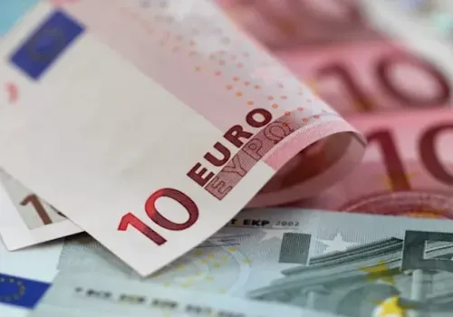 تراجع سعر اليورو أمام الجنيه في 5 بنوك خلال تداولات اليوم
