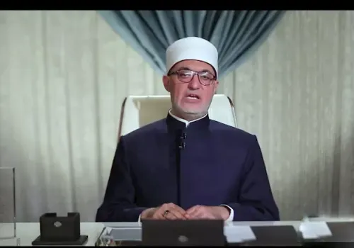 المفتي يحذر من الاستهزاء بالصلاة: انتهاك لحرمة الشعائر الدينية ومجرم قانونًا