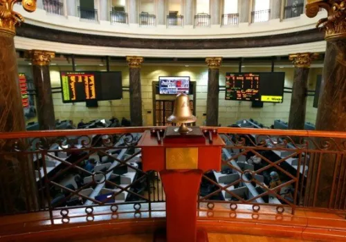 البورصة المصرية تواصل انتعاشها في منتصف تعاملات الأربعاء بدعم من المستثمرين المحليين