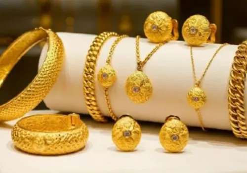 أسعار الذهب في مصر تسجل انخفاضًا جديدًا: عيار 21 يفقد 85 جنيهًا وعيار 24 يتراجع بمقدار 97 جنيهًا