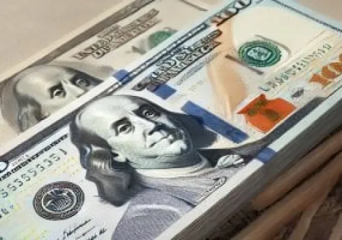 سعر الدولار ينخفض دون الـ50 جنيهاً لأول مرة: ماذا يعني ذلك للاقتصاد المصري؟