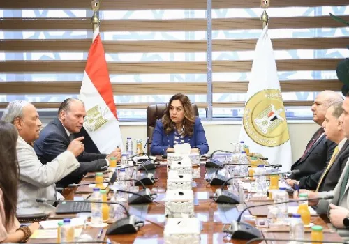 وزيرة التنمية المحلية تتابع مشاريع المحافظات وتدعو لتسريع الإنجاز لخدمة المواطنين