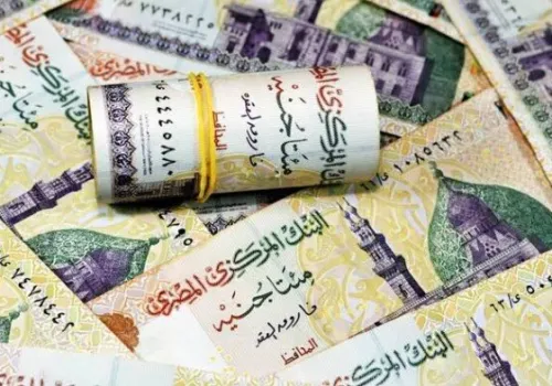 استثمر بذكاء: عوائد تصل إلى 19.82% سنويًا مع شهادات الادخار الثلاثية المتغيرة في البنوك المصرية