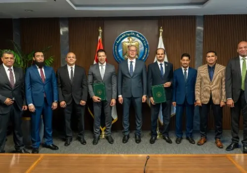 توقيع اتفاقيات استراتيجية لتعزيز استثمارات البترول: تعاون جديد بين وزارة البترول وهاربور إنرجي وإيني