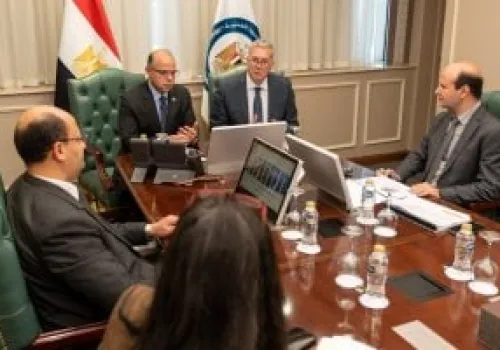 تشكيل لجنة استراتيجية بين وزارتي البترول والاستثمار لتعزيز تمويل المشروعات الحيوية