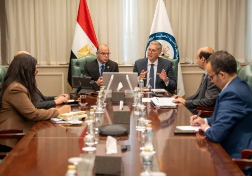 تعاون حكومي جديد: تشكيل لجنة لاستكشاف فرص تمويل مشروعات البترول في مصر