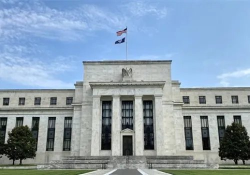 الفيدرالي الأمريكي يثبت أسعار الفائدة عند 3.5% في خطوة لمواجهة التضخم