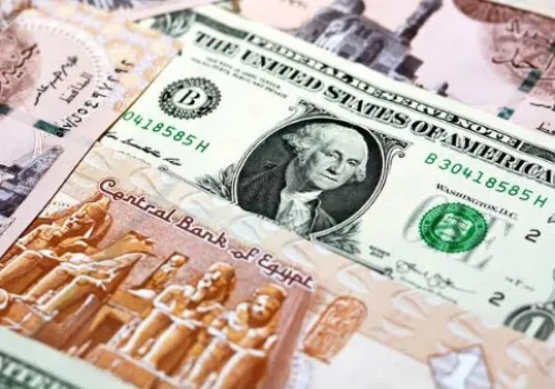 تعافي الجنيه المصري أمام الدولار: ارتفاع احتياطي النقد الأجنبي وتحويلات المصريين بالخارج تعزز الاقتصاد