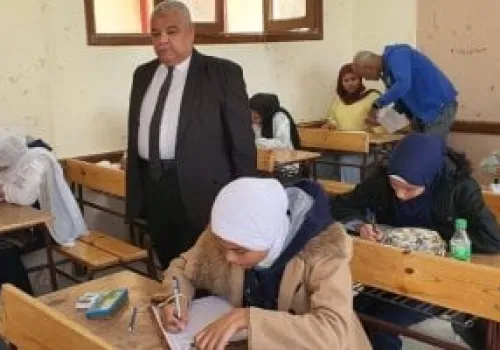 طلاب الإعدادية: 28 درجة كحد أدنى للنجاح في التربية الدينية وضغوط امتحانات الدور الثاني