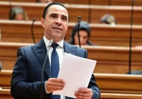 النائب مصطفى البهي: ضرورة التشريعات المحفزة لتعزيز جهود الرئيس في جذب الاستثمارات