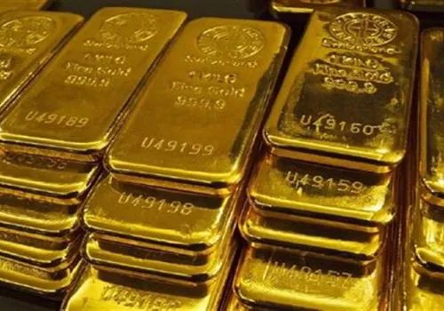 أسعار الذهب ترتفع محليًا وعالميًا رغم تحديات الفائدة الأمريكية