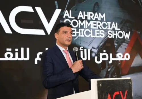 وزير الصناعة المصري يطلق رؤية جديدة لتعزيز صناعة سيارات النقل خلال معرض الأهرام 2026