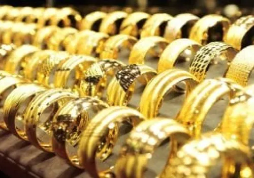 أسعار الذهب تتراجع بشكل حاد اليوم الخميس.. عيار 24 يشهد خسائر ملحوظة في السوق المصري