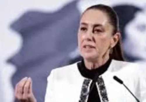 رئيسة المكسيك تدعو لتقنين استخدام الهواتف للأطفال وتحذر من مخاطر الاستخدام الليلي