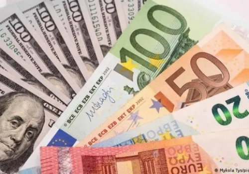 استقرار أسعار العملات الأجنبية: الدولار عند 49.84 جنيه واليورو يسجل 57.81 جنيه