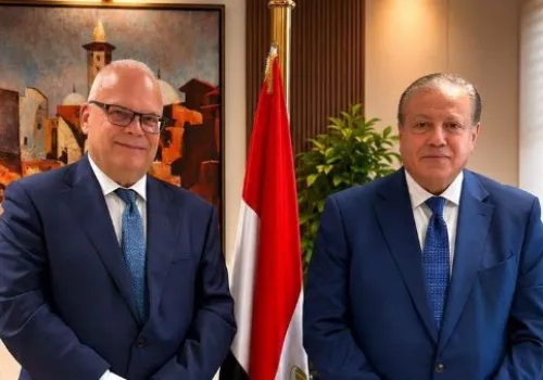 تعزيز التعاون بين مصر والسويد: رئيس جهاز الملكية الفكرية يستقبل السفير لدعم الاستثمار في الصناعات الدوائية
