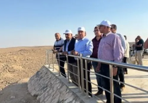 وزيرا النقل والكهرباء يزوران مشروعات طاقة الرياح بجبل سحابة وعتاقة لتعزيز الاستدامة البيئية