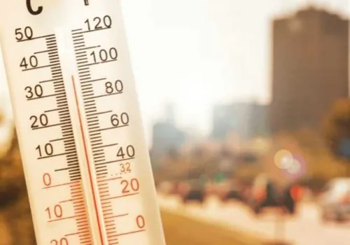 مصر تستقبل الصيف بارتفاع درجات الحرارة وتحذيرات من شبورة مائية كثيفة