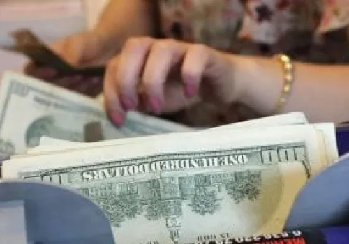 استقرار سعر الدولار أمام الجنيه المصري في البنوك اليوم الجمعة 19 يونيو 2026