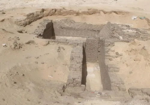 اكتشافات جديدة في جبل الطير بالمنيا تعيد إحياء تاريخ العمارة الجنائزية في مصر القديمة