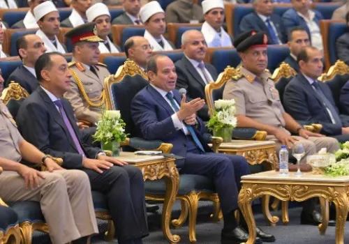 الرئيس السيسي يؤكد على أهمية تأهيل الأئمة العشرة الأوائل من خلال دراسات عليا وبعثات دولية