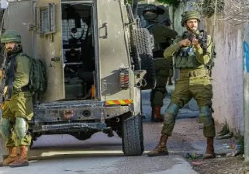 إصابة ثلاثة فلسطينيين جراء هجوم لمستوطنين إسرائيليين في قرية إسكاكا شرق سلفيت