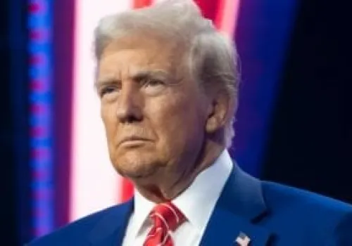 ترامب يعلن عن إلغاء رسوم العبور في مضيق هرمز خلال 60 يوماً