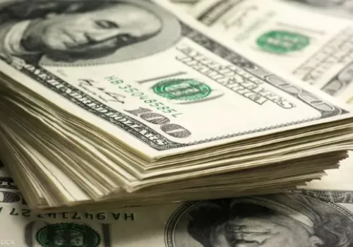 استقرار سعر الدولار أمام الجنيه المصري عند 49.77 جنيه في أول يوم عمل للبنوك بعد العطلة
