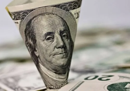 استقرار سعر الدولار عند 50.18 جنيه في بداية تعاملات البنوك المصرية
