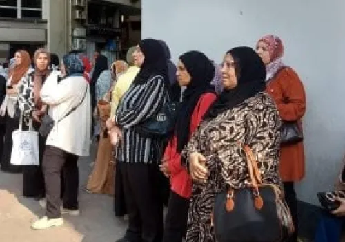 أمهات الثانوية العامة يعبّرن عن دعمهن: دعوات بالنجاح في أول أيام الامتحانات