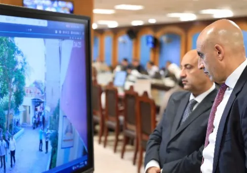 وزير التعليم يراقب امتحانات الثانوية العامة من غرفة العمليات ويؤكد على أهمية توفير بيئة ملائمة للطلاب