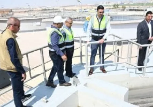 وزير الصناعة ومحافظ بني سويف يواصلان جولة تفقدية لمصانع استراتيجية ومحطة معالجة الصرف الصناعي