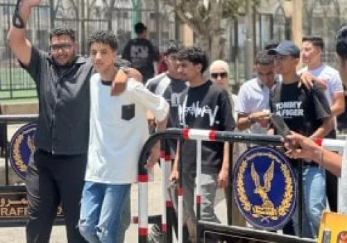 طلاب الثانوية العامة 2026 يعبرون عن ارتياحهم بعد امتحان التربية الدينية السهل والمباشر