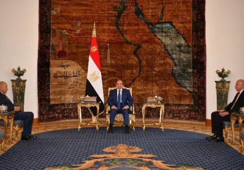السيسي يستقبل أمين عام جامعة الدول العربية لبحث مستقبل الأمن العربي وتعزيز التعاون المشترك