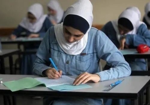 طلاب الثانوية العامة 2026: مراجعة إجابات امتحان الدين تزامنًا مع بدء الامتحانات