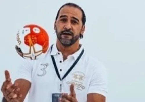 البنك الأهلي يدخل سباق التعاقد مع حسين زكي رغم مفاوضات الزمالك لتدريب فريق اليد