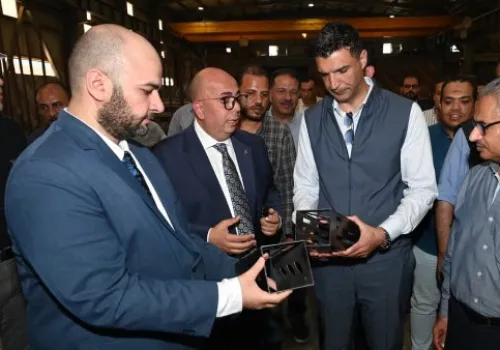 وزير الصناعة يزور مصانع بني سويف ويشدد على أهمية الصناعات الغذائية والملابس الجاهزة في استراتيجية الدولة