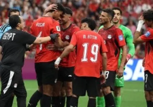 سفير الإمارات يُهنئ مصر بفوزها في المونديال: أداء يُجسد عزيمة الفراعنة وإصرارهم على الانتصار