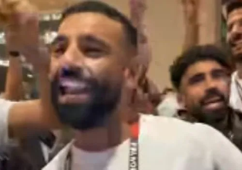 احتفالات مبهجة لمنتخب مصر بقيادة محمد صلاح بعد انتصارهم على نيوزيلندا في كأس العالم 2026