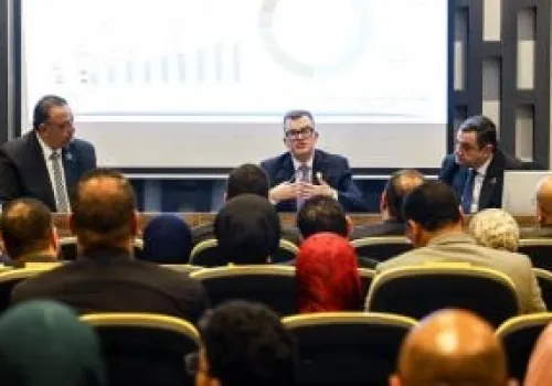 وزير التخطيط يؤكد ضرورة تطوير خطة تنمية اقتصادية تتماشى مع التحديات العالمية الراهنة
