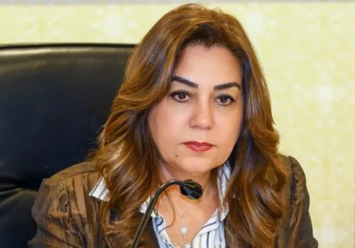 حملات ميدانية في القاهرة: غلق 34 محلًا غير مرخص وحث 65 منشأة على توفيق أوضاعها
