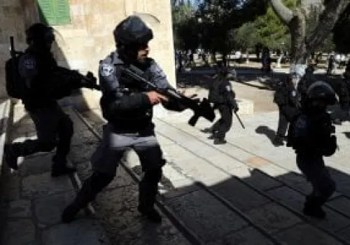 غارات جوية إسرائيلية تستهدف قياديين في حركة حماس بقطاع غزة