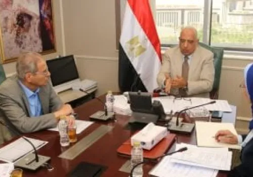 اجتماع وزير الكهرباء مع قيادات التحكم والإنتاج لمواجهة تحديات الصيف وتأمين الشبكة القومية