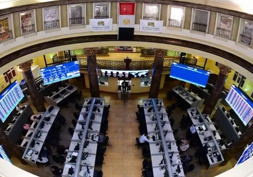 البورصة المصرية تختتم جلسة الاثنين بتراجع جماعي للمؤشرات الرئيسية وسط عمليات شراء من الأجانب والعرب