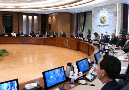 الحكومة تعلن عن خطة استراتيجية لخفض معدل الإنجاب وتحقيق تقدم في توظيف النساء