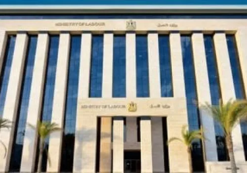 قانون العمل المصري الجديد: تنظيم شامل لعمل الأجانب وضمان حقوق العمالة الوطنية