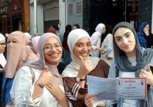 طلاب الثانوية العامة يواجهون تحدي امتحان اللغة الأجنبية الثانية وسط أجواء من التركيز والتوتر